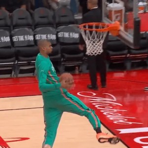 开云官网-NBA官方晒文班亚马热身扣篮：击地胯下再拿球完成战斧劈扣