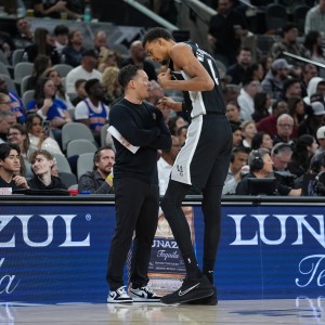 开云体育官网-米奇·约翰逊：文班状态火热 我们开场其实退防和沟通都不够好